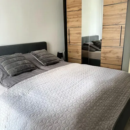 Kameralny Z Balkonem Apartment *